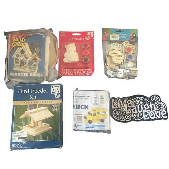 Lot of Kid's Crafts Haunted House Bird Feeder Penske Truck Teddy Bear and More - Picture 1 of 7